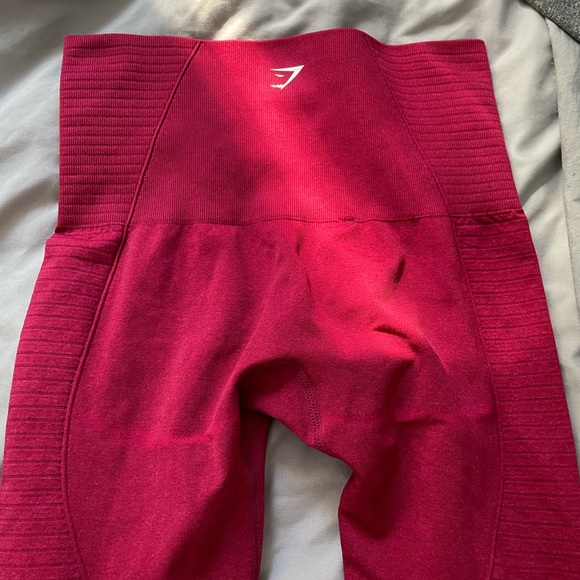 SMALL GYMSHARK LEGGINGS!! - Picture 4 of 5